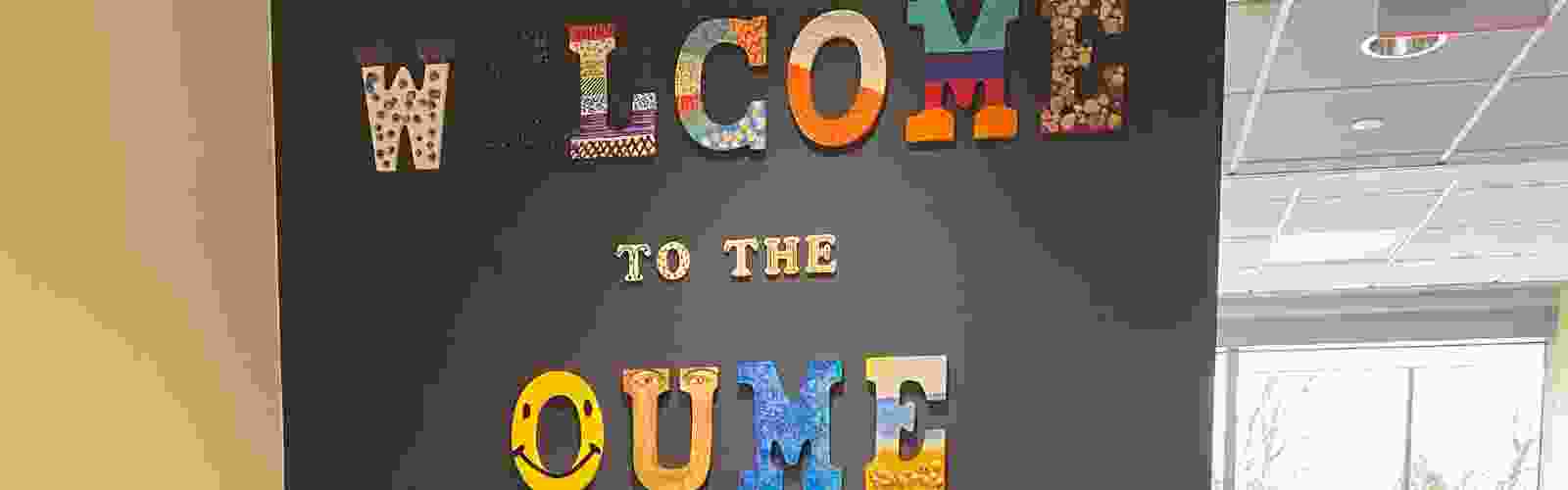 Welcome Sign - Wall