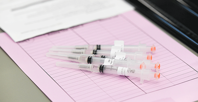 COVID-19 vaccine benefits pregnant women and babies, UMMS faculty say